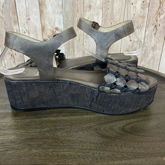 Bernardo Tooled Vachetta Leather Cork Platform Wedge Sandal Size 7 Women - Picture 8 of 13